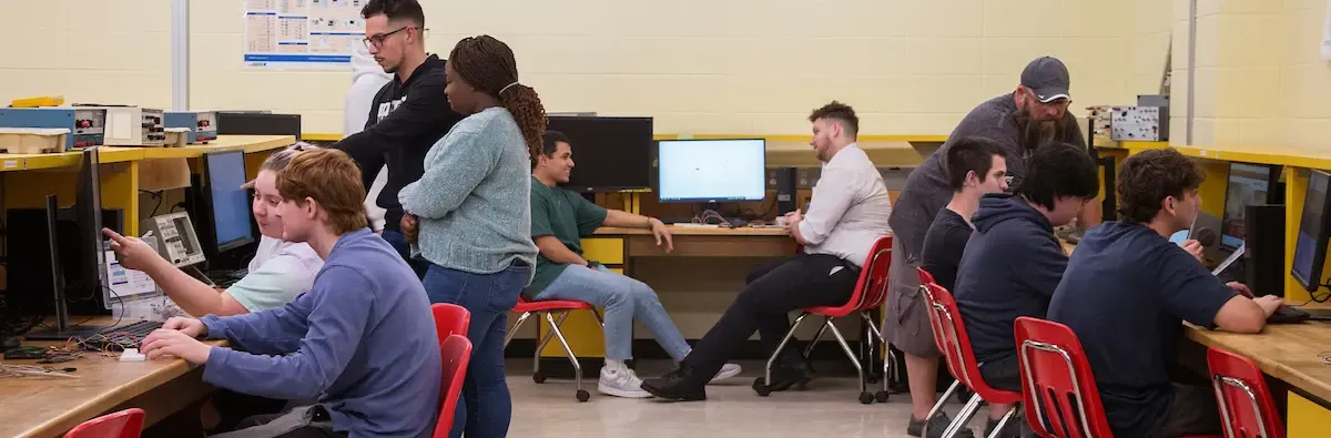 EE Students at Computers